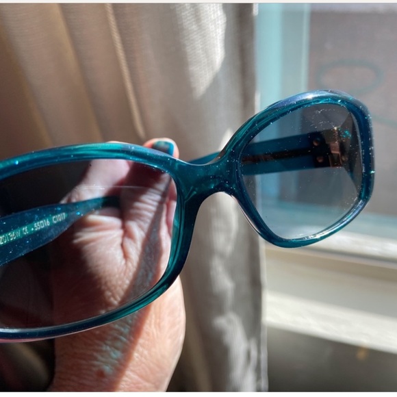 Authentic Louis Vuitton sunglasses (case for pic only ) - Picture 4 of 10